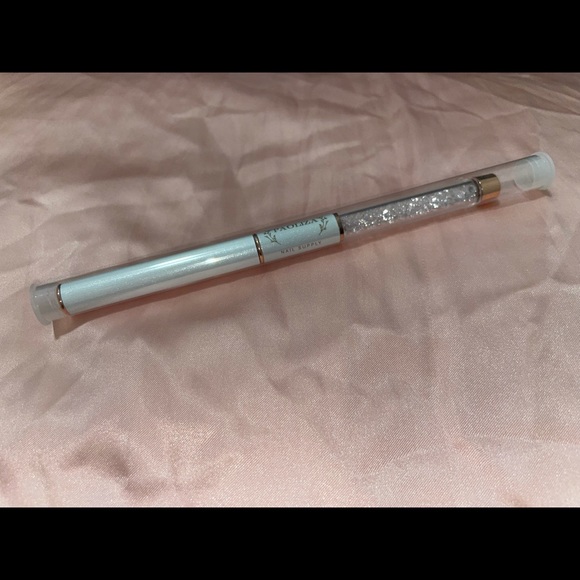 Rose Gold Nail Brush 100% pure Kolinsky
Hair Acrylic Nail Art - Picture 4 of 4